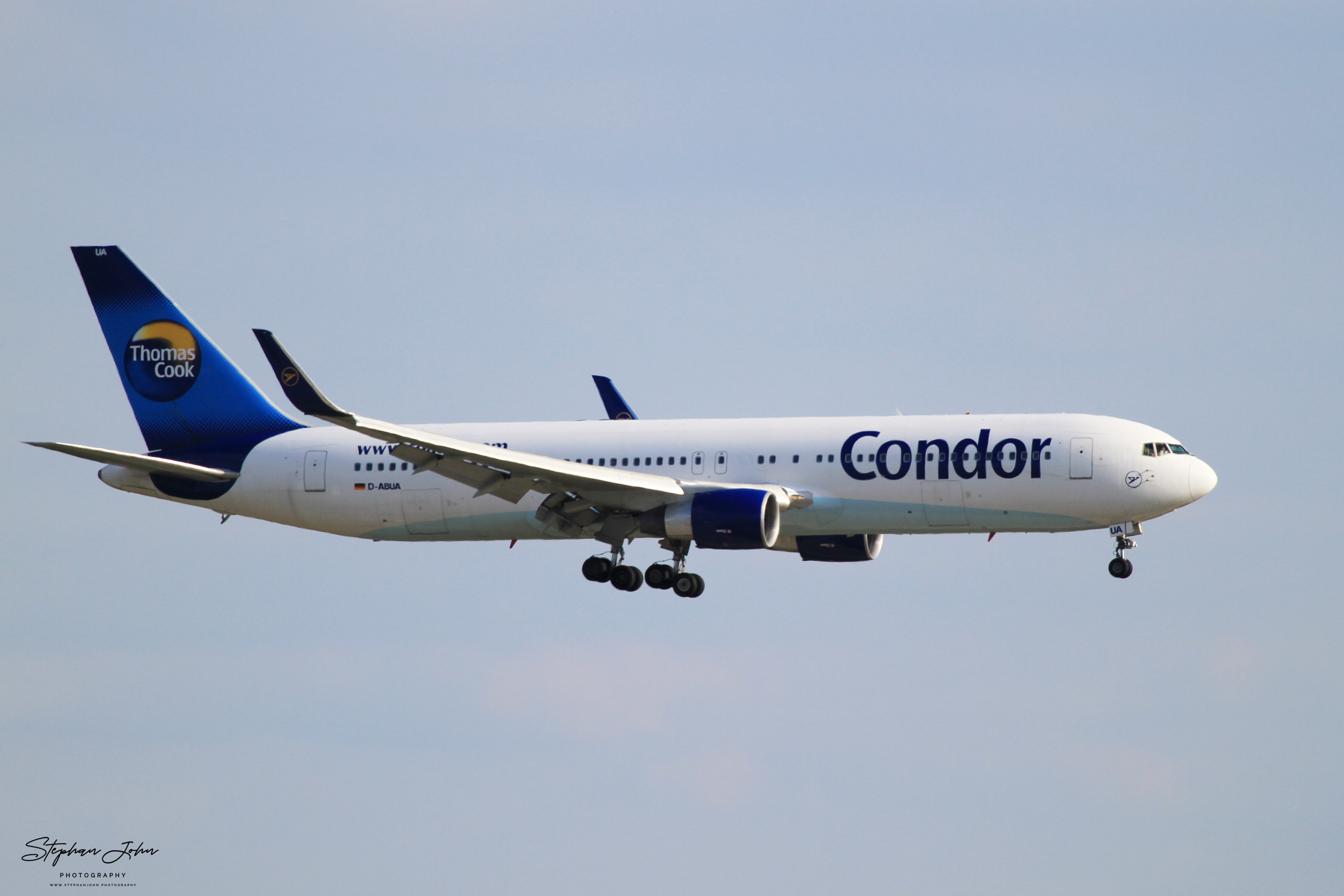 Boeing 767-330(ER) von Condor