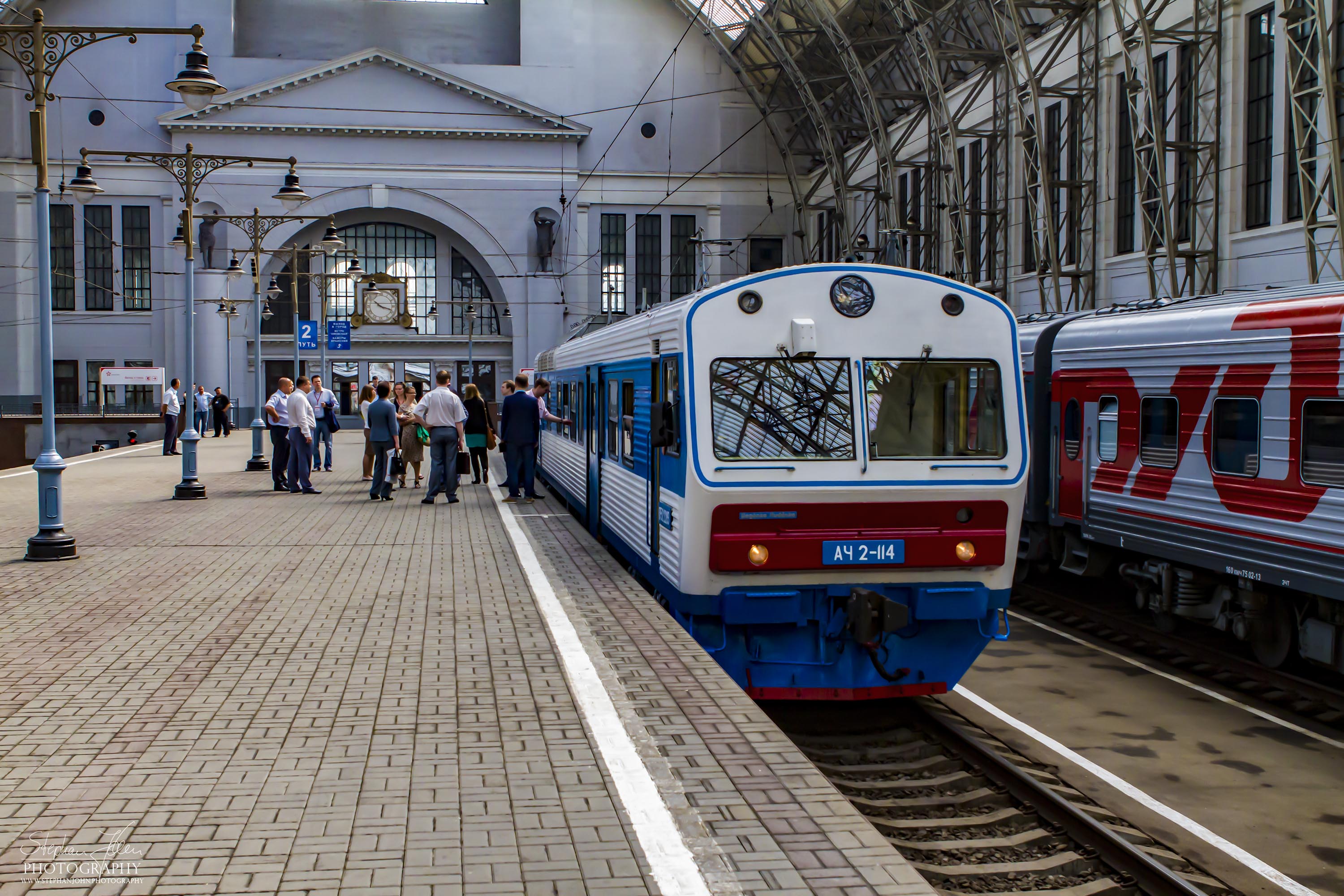 Diensttriebwagen (автомотриса) im Kiewer Bahnhof in Moskau