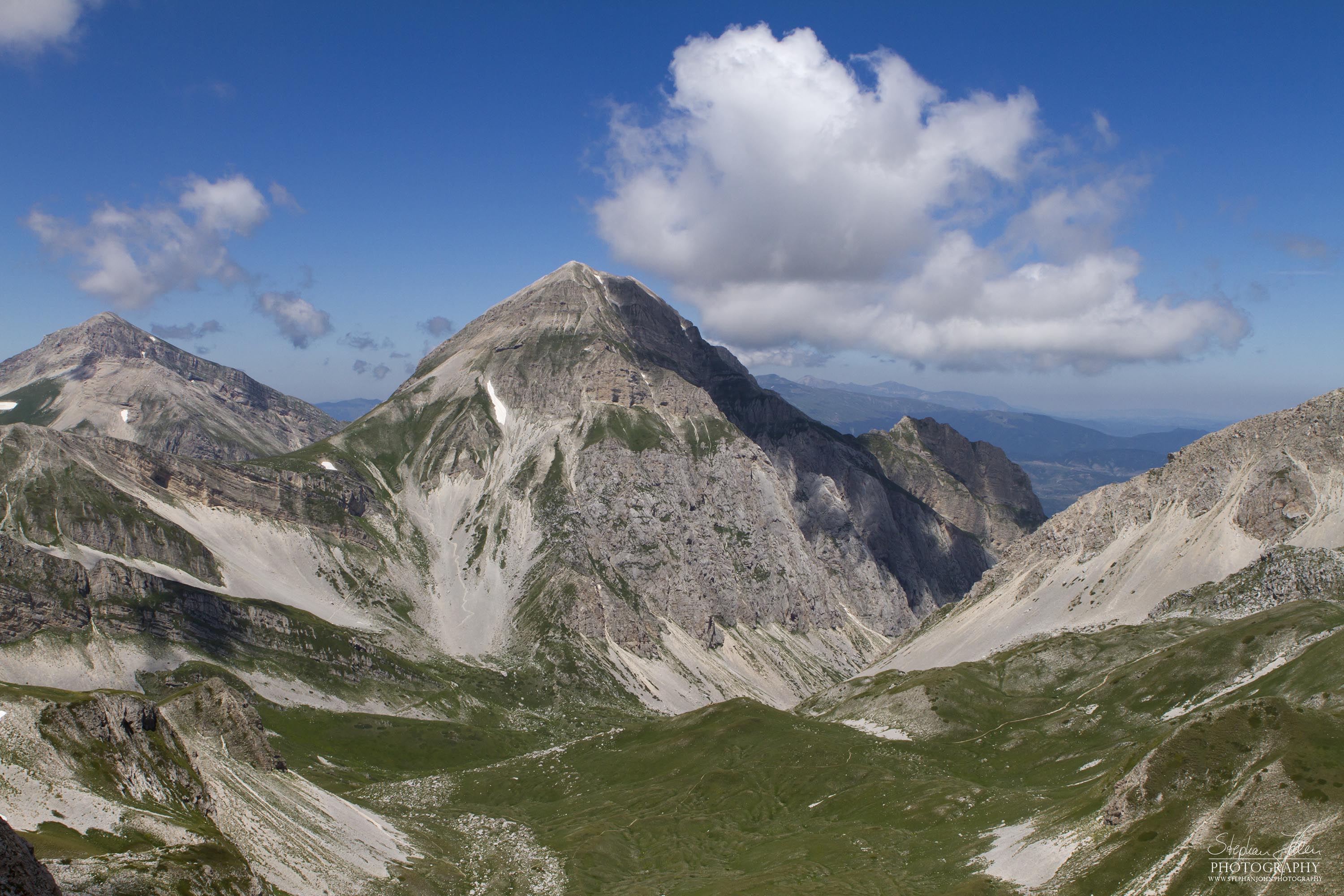 Blick zum zweithöchsten Berg der Abruzzen - den Piz Intermesoli