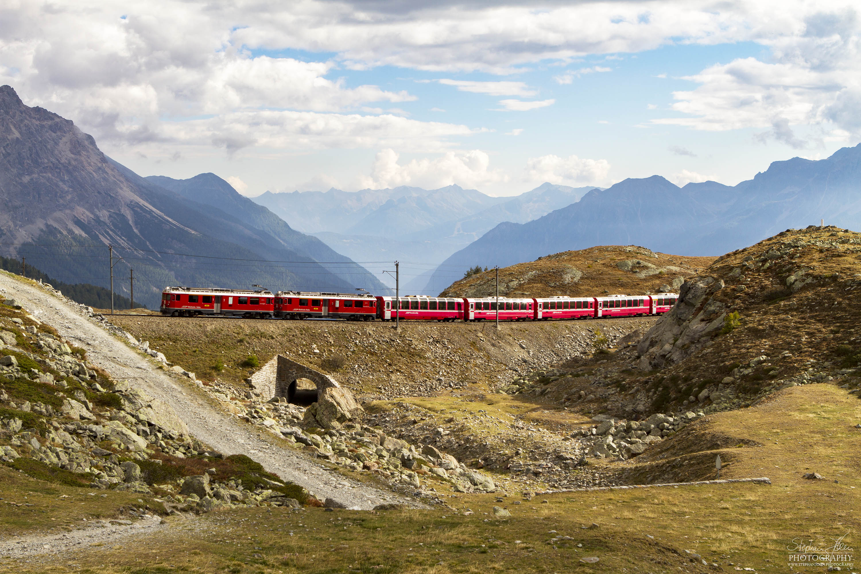 BEX Bernina Express 974 von Tirano nach St. Moritz kurz vor dem Berninapass
