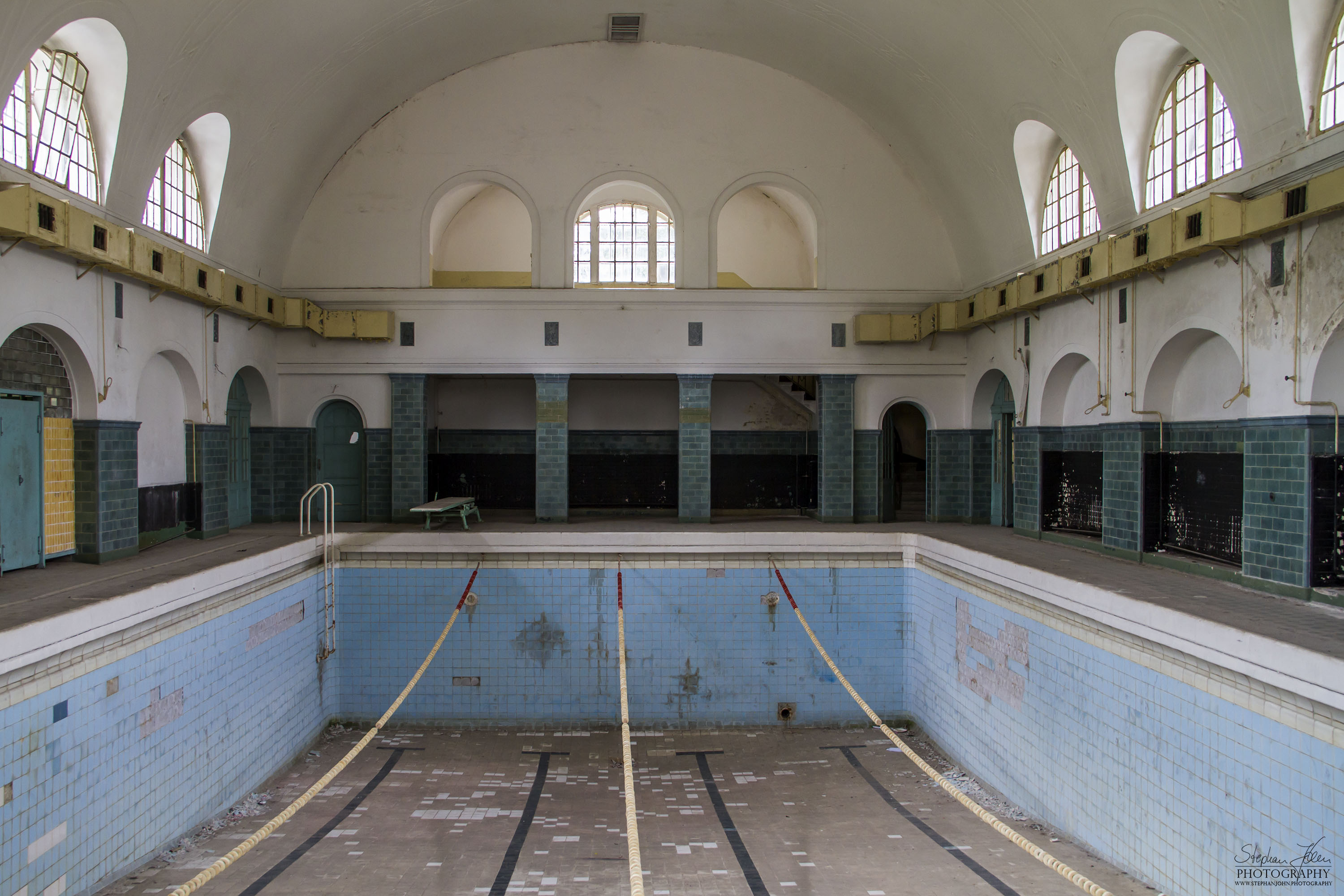 Schwimmbad in den alten Offiziershäusern von Wünsdorf