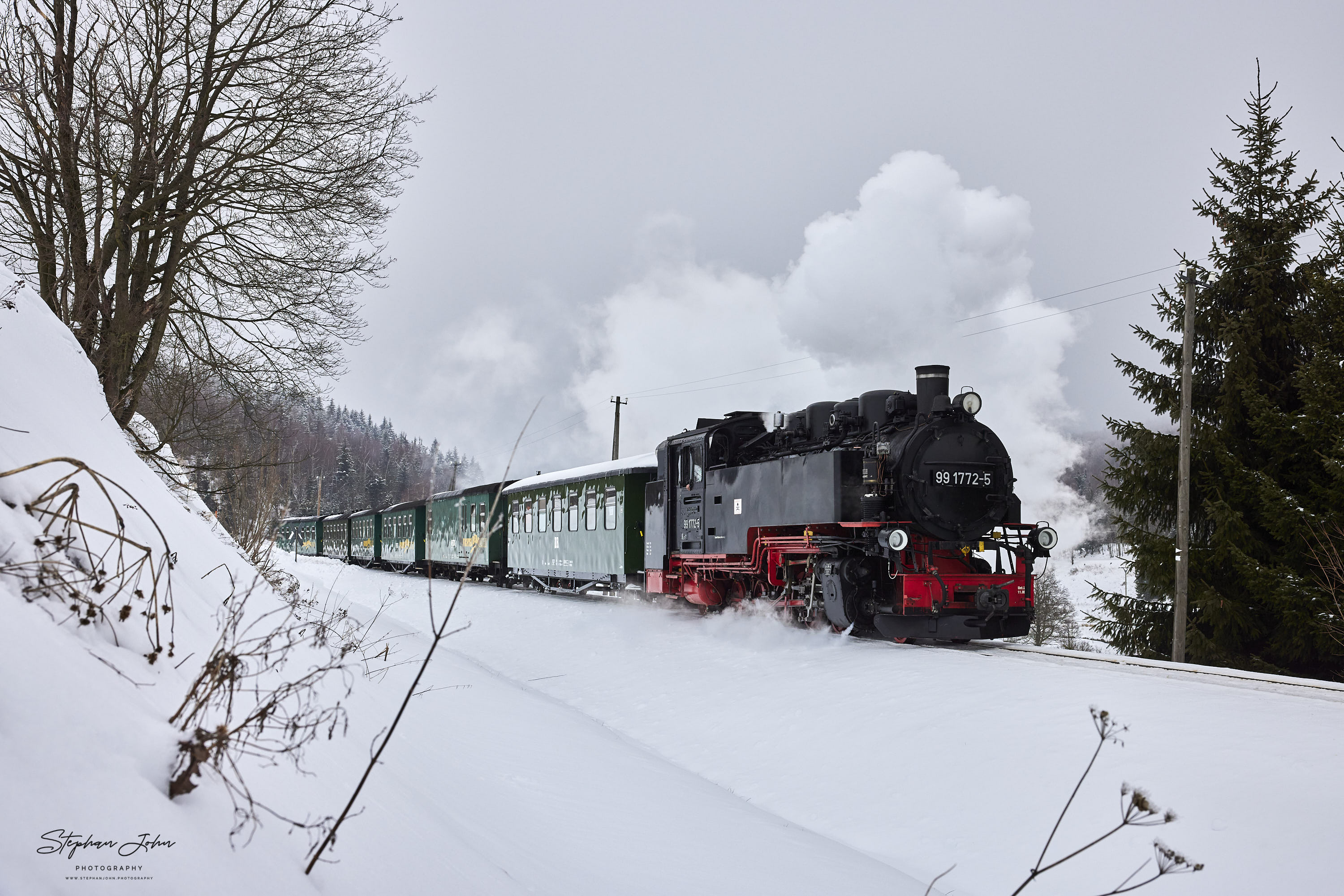 Zug P 1003 mit Lok 99 1772-5 nach Oberwiesenthal erreicht gleich Hammerunterwiesenthal