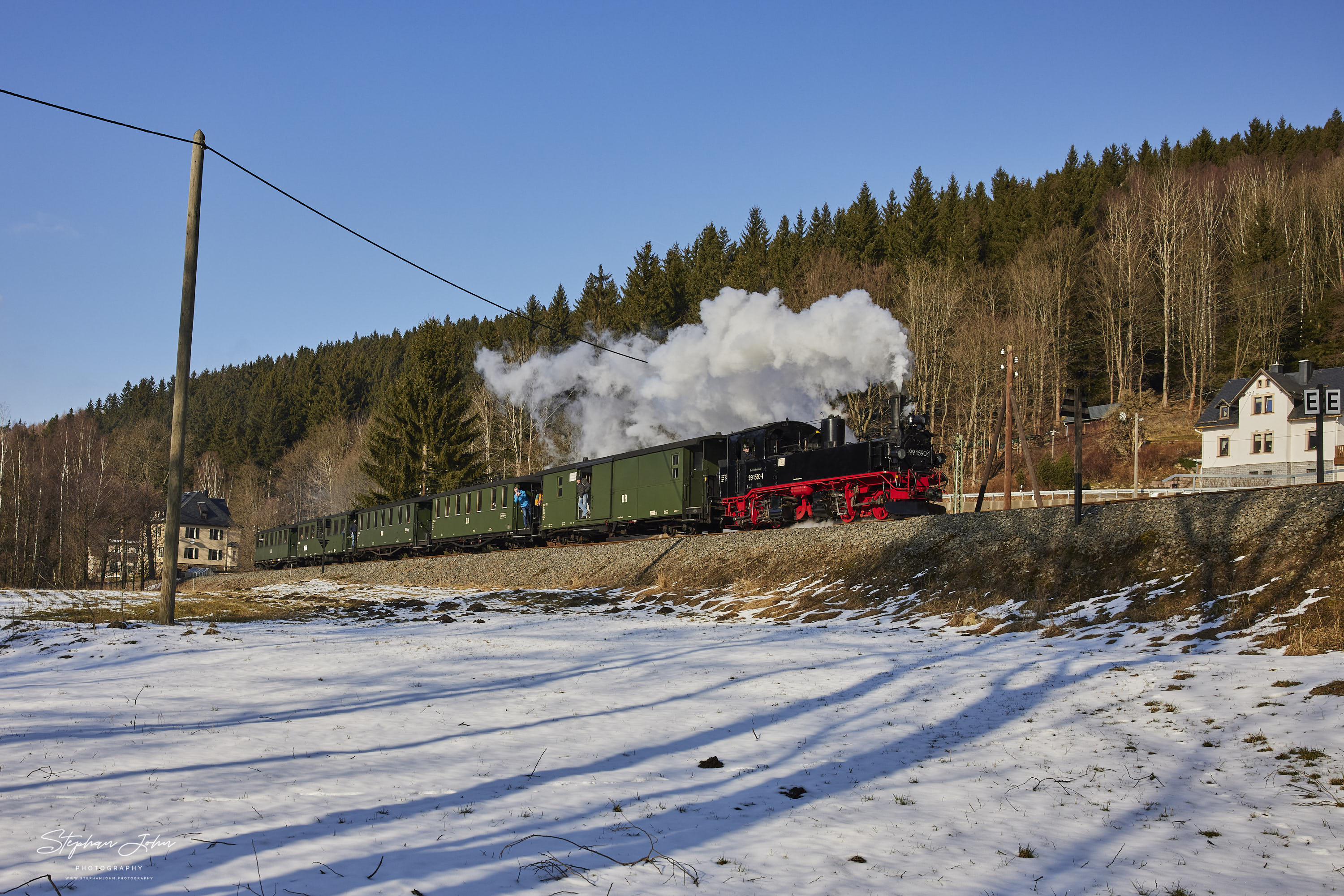 Zug 14115 mit Lok 99 1590-1 zwischen Forellenhof und Schmalzgrube