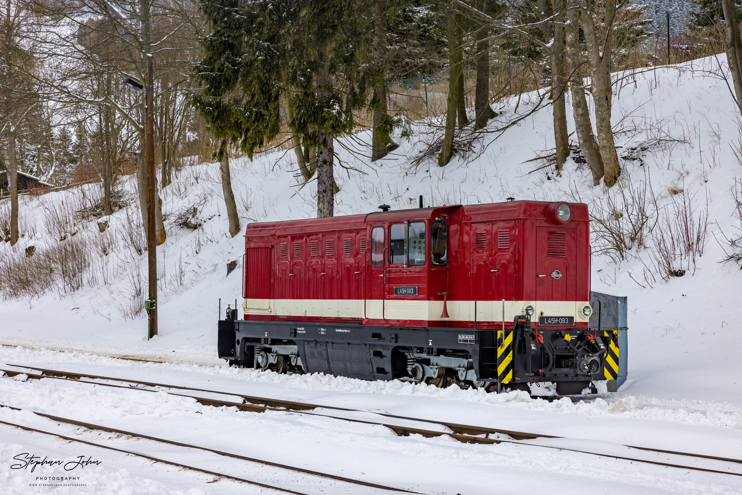 Lok L45H-083 bei Rangierarbeiten in Oberwiesenthal