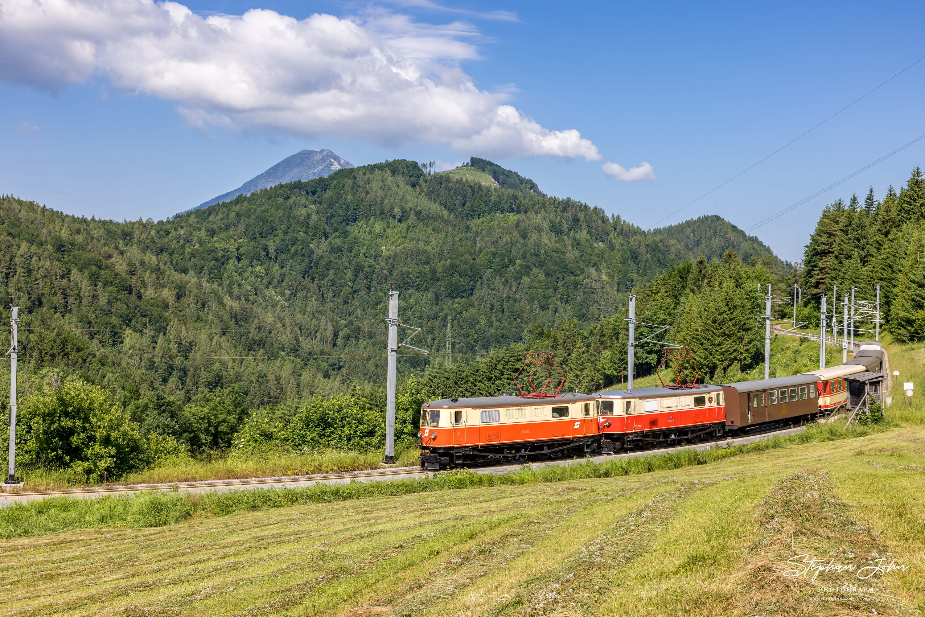 Zug 80963 mit Lok 1099.11 und 1099.14 nach Mariazell kurz vor dem Bahnhof Annaberg-Reith