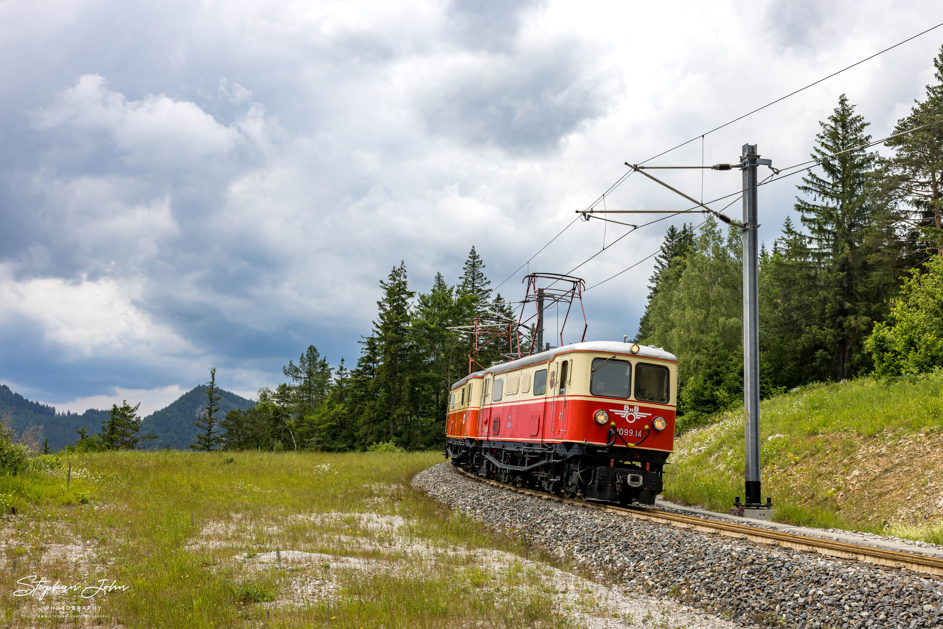 Zug 80965 mit Lok 1099.14 und 1099.11 zwischen Gösing und Annaberg-Reith