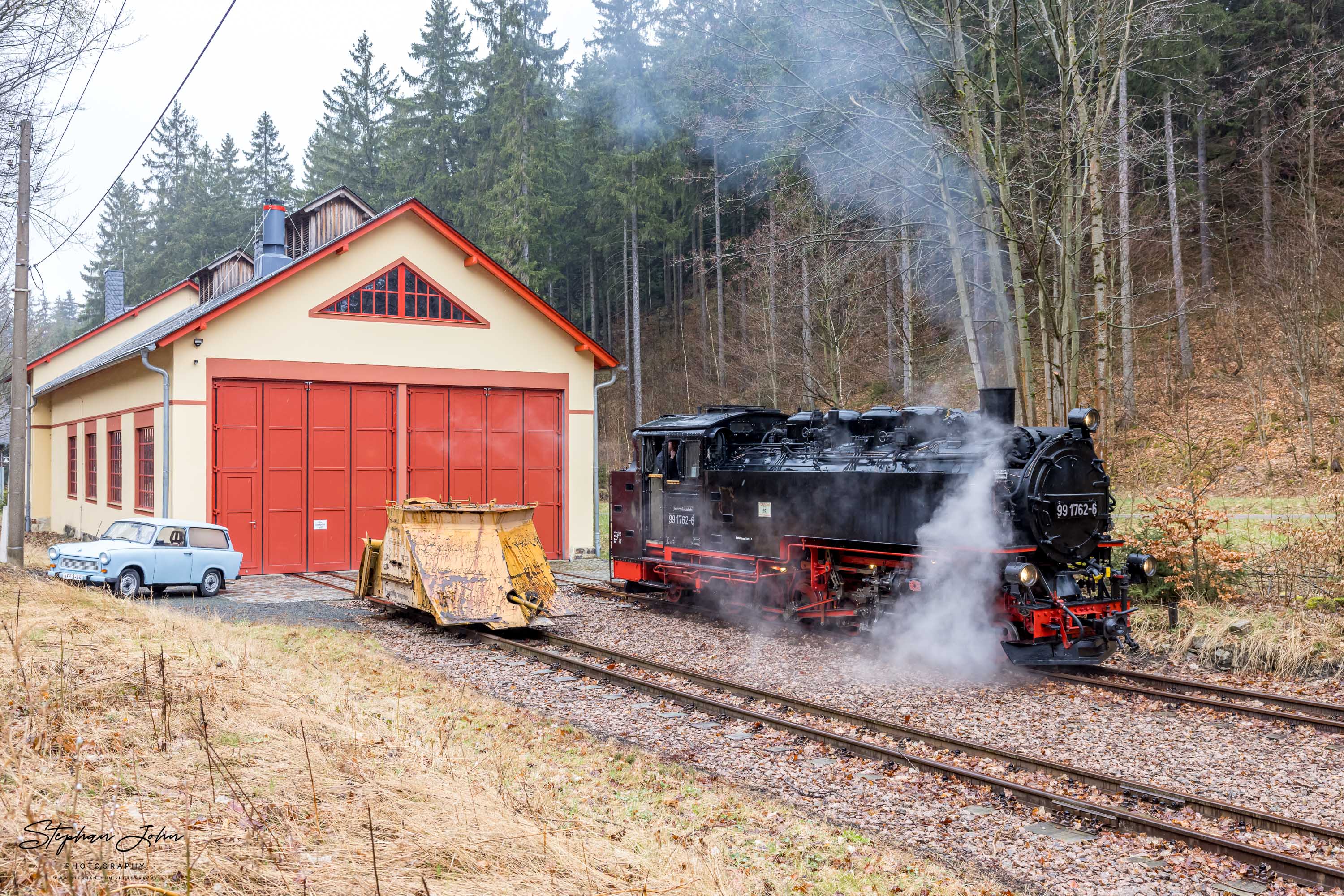 Lok 99 1762-6 fährt in Kipsdorf an den Lokschuppen