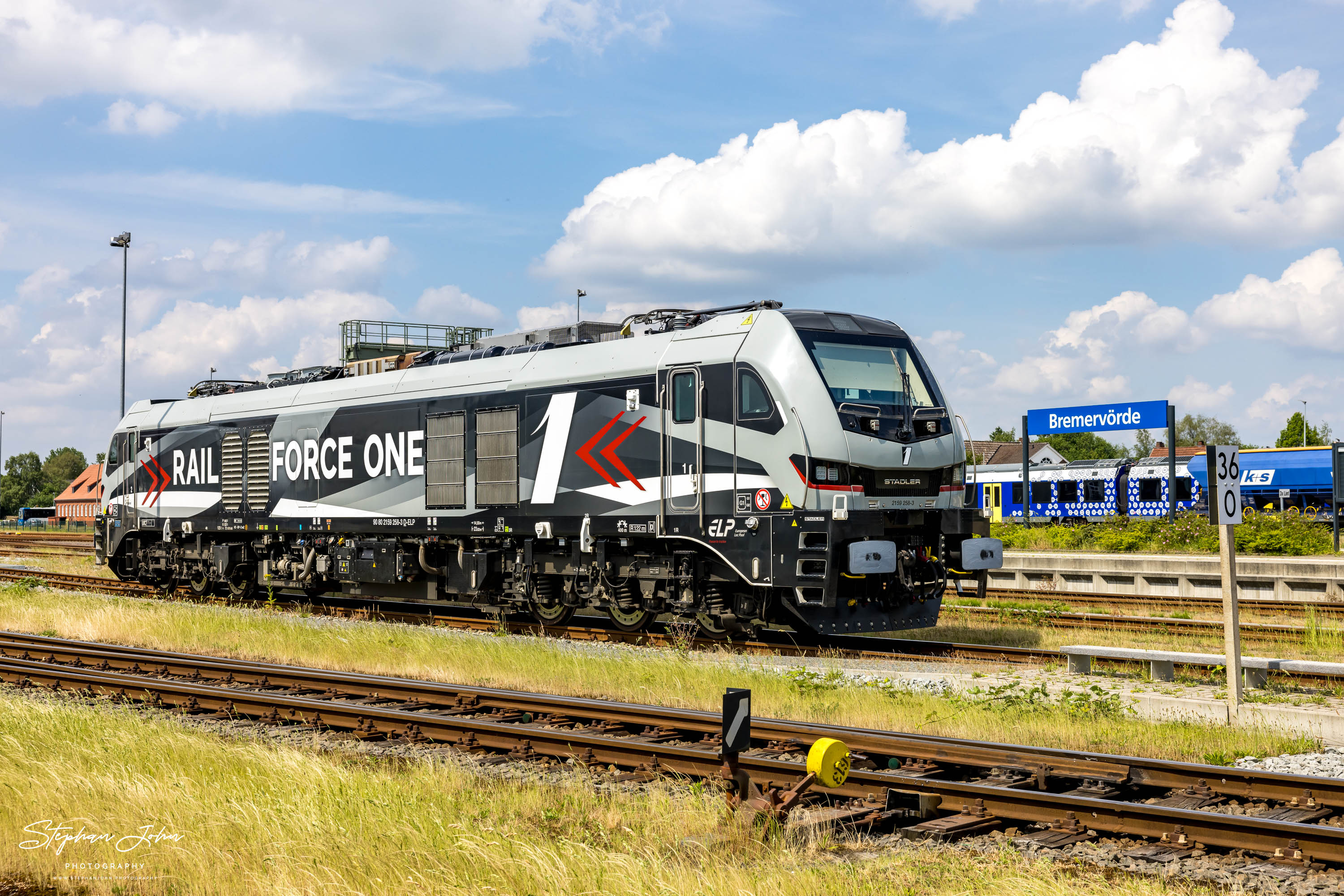 Lok 2159 258-3 Euro Dual der ELP (angemietet durch die RFO  - Rail Force One) steht nach einem kurzen Werkstattaufenthalt in der EVB-Werkstatt Bremervörde zur Abholung bereit