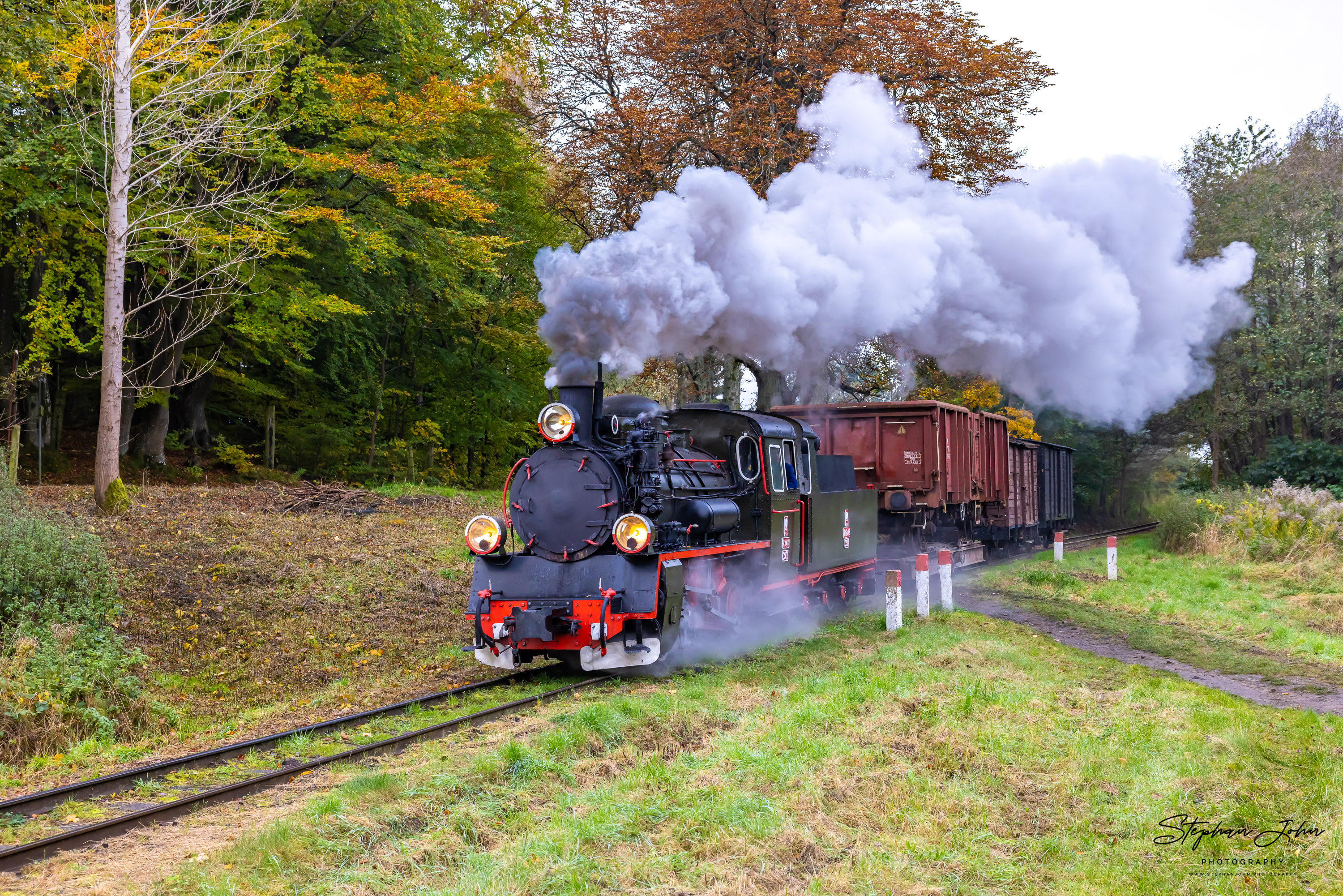 Güterzüge auf der Schmalspurbahn Köslin (Koszalin) - Roßnow (Rosnowo) mit Lok Px48 3901