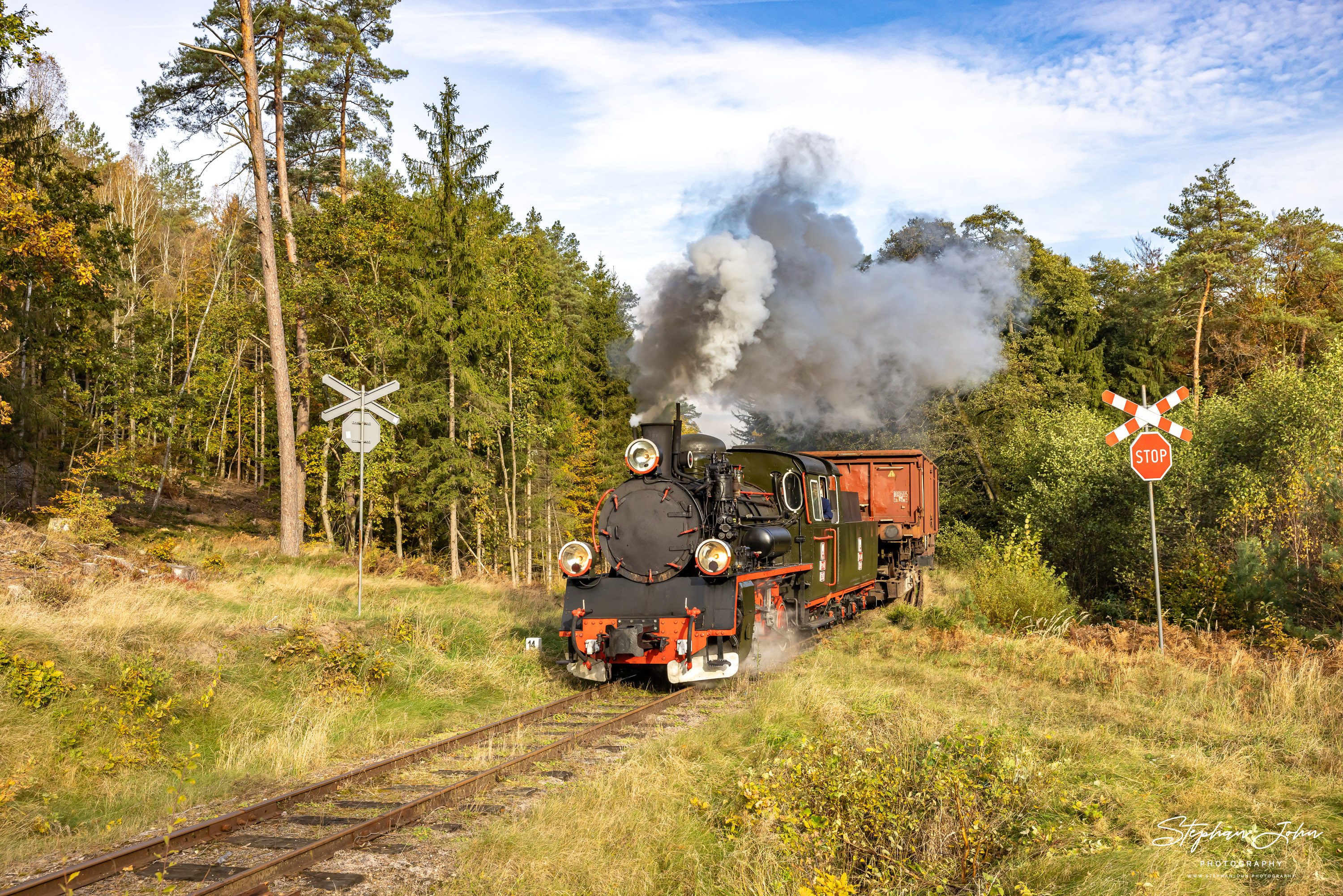 Güterzüge auf der Schmalspurbahn Köslin (Koszalin) - Roßnow (Rosnowo) mit Lok Px48 3901