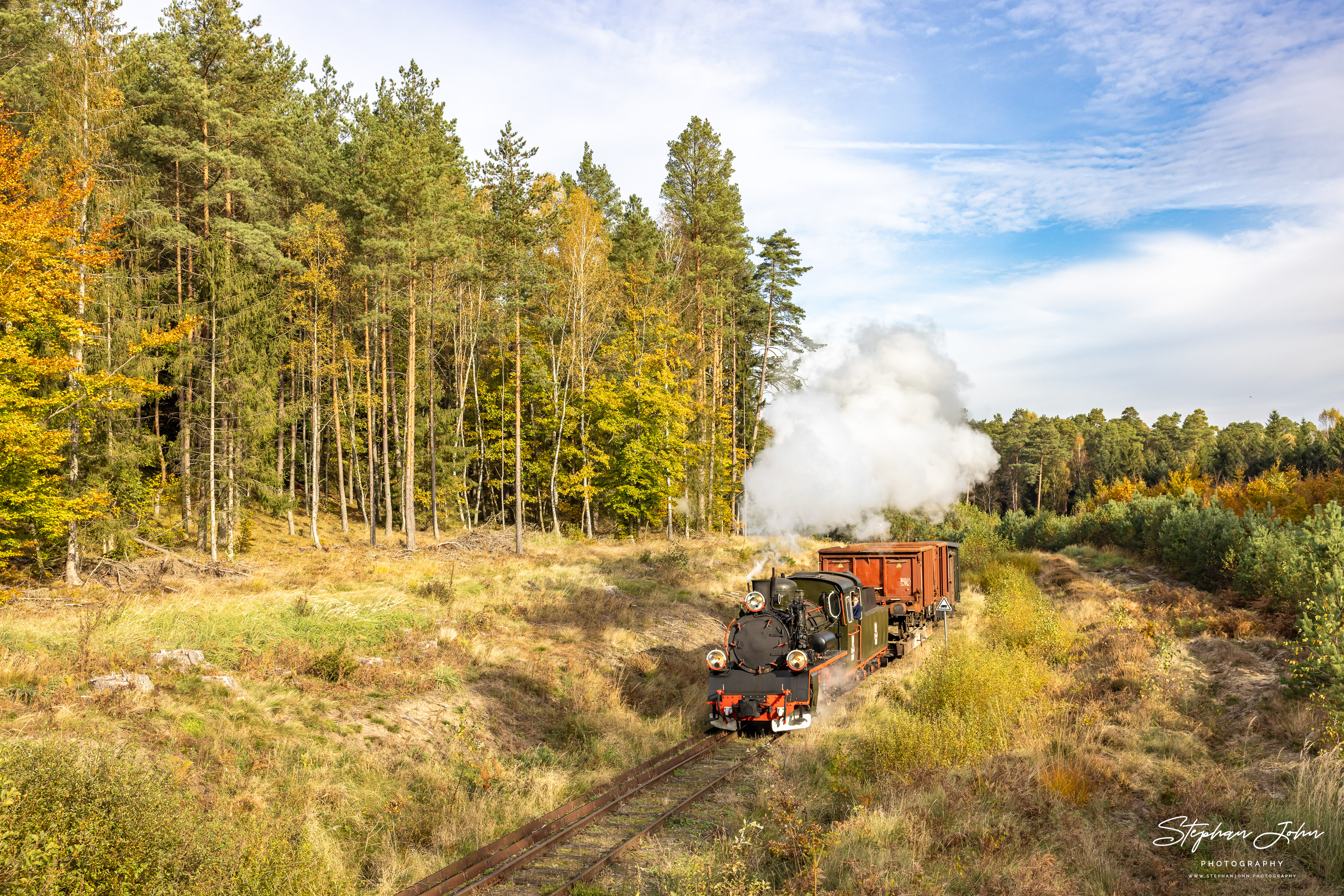 Güterzüge auf der Schmalspurbahn Köslin (Koszalin) - Roßnow (Rosnowo) mit Lok Px48 3901