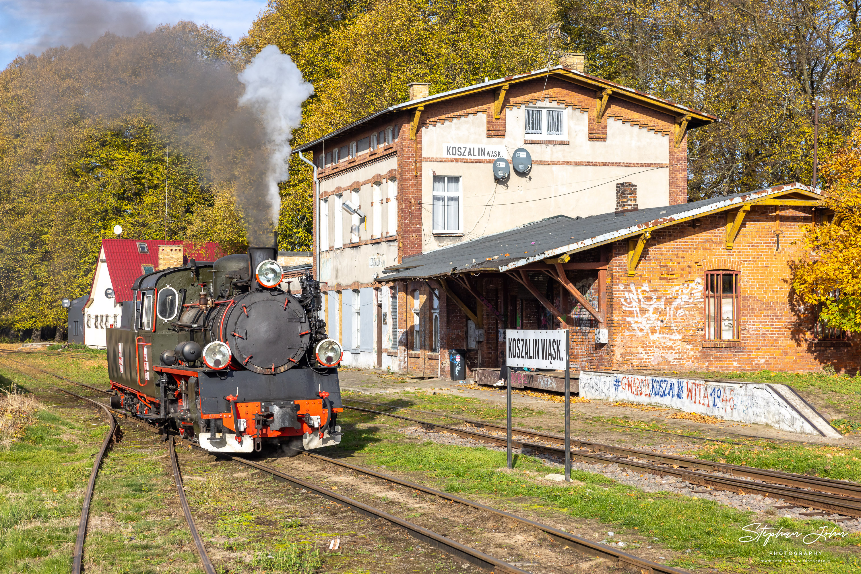 Lok Px48 3901 im Bahnhof Köslin (Koszalin Wąskotorowy)