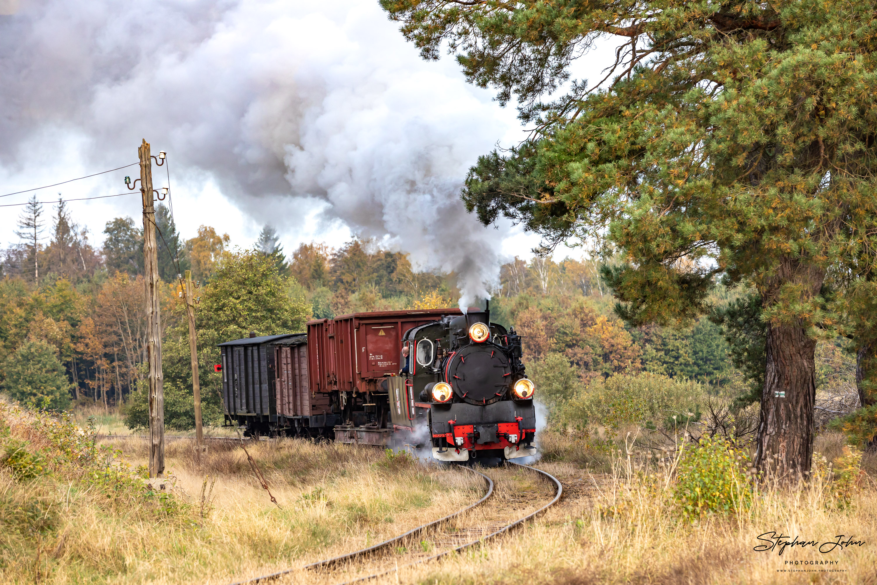 Güterzüge auf der Schmalspurbahn Köslin (Koszalin) - Roßnow (Rosnowo) mit Lok Px48 3901